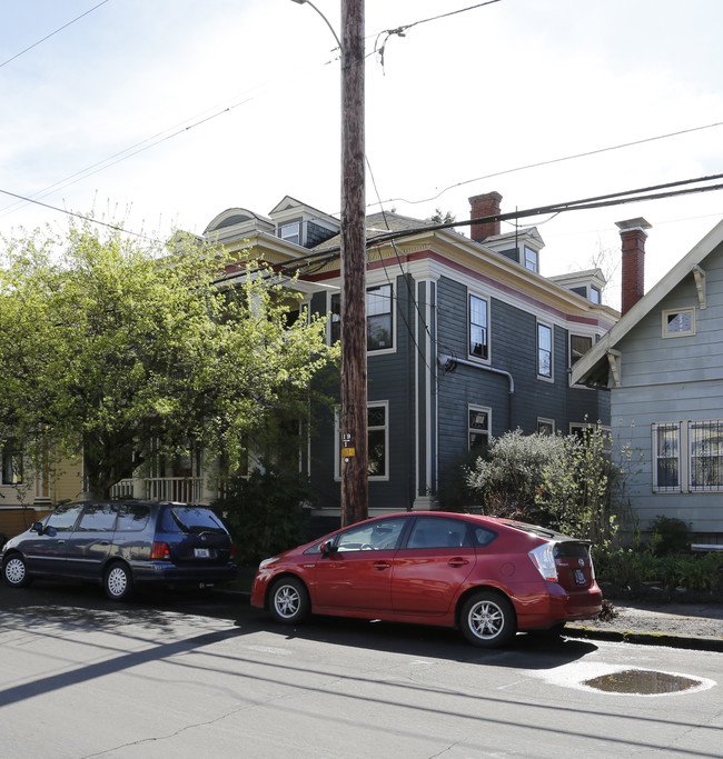 822-828 NE Hancock St in Portland, OR - Building Photo - Building Photo