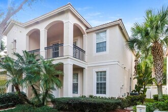 8054 Murano Cir in Palm Beach Gardens, FL - Building Photo - Building Photo