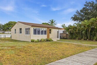 461 Plover Ave in Miami Springs, FL - Building Photo - Building Photo