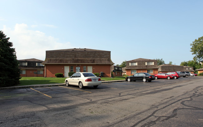 Mall View Apartments in Heath, OH - Building Photo - Building Photo