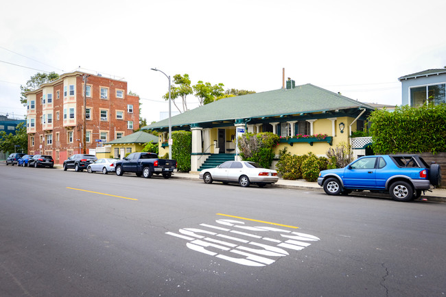 1300 Riviera Ave in Venice, CA - Building Photo - Building Photo