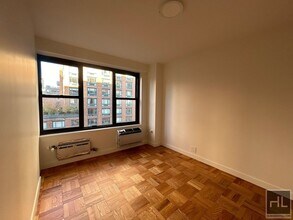 Fourth Avenue in New York, NY - Building Photo - Building Photo