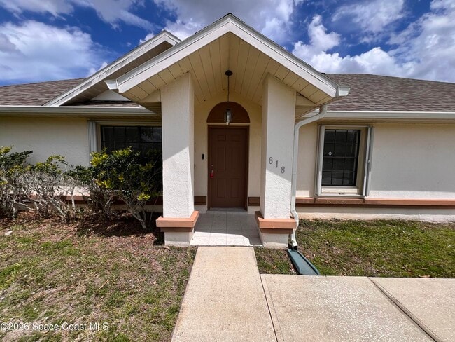 818 7 Gables Cir SE in Palm Bay, FL - Building Photo - Building Photo