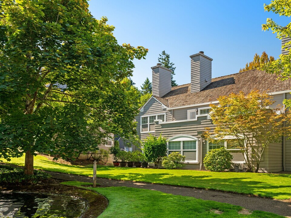 8500 SW Curry Dr in Wilsonville, OR - Building Photo