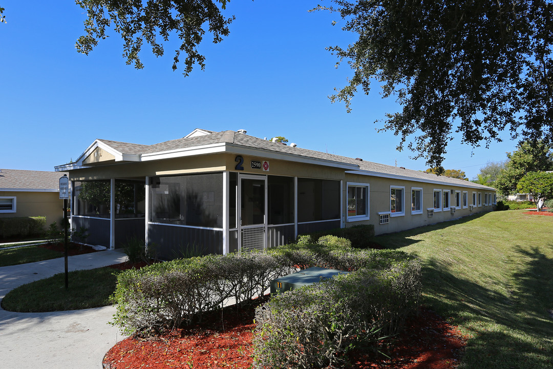 Villa Assumpta in Jensen Beach, FL - Building Photo