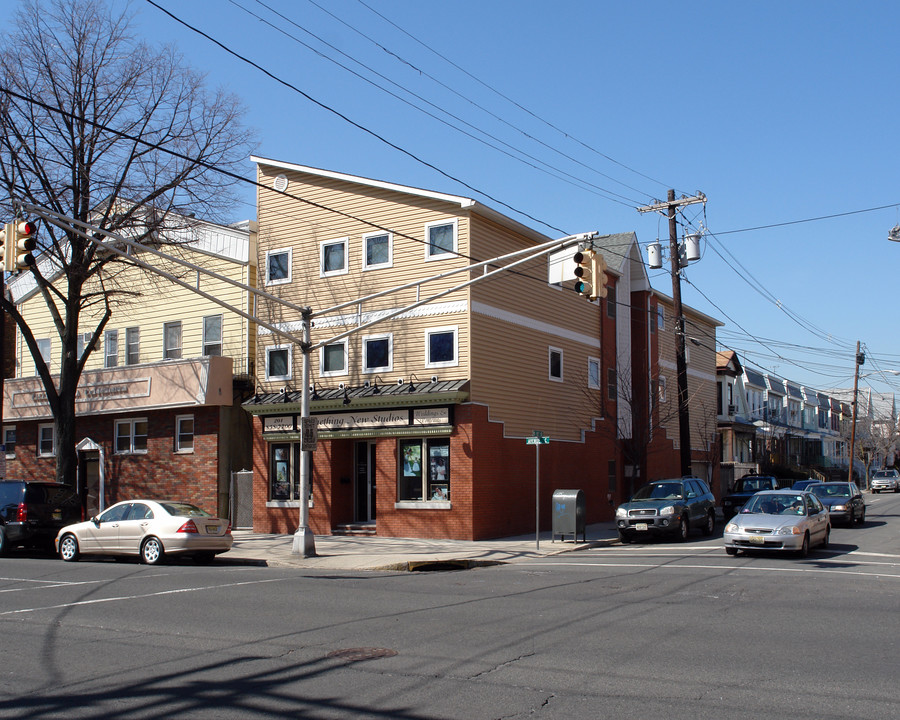 317 Avenue C in Bayonne, NJ - Building Photo