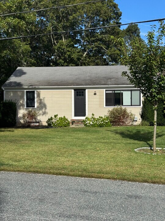 3 Elliot Way in Harwich, MA - Building Photo