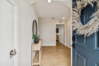 4543 Bay Spring Ct in Tampa, FL - Building Photo - Building Photo