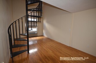 381 Dorchester St, Unit a10 in Boston, MA - Building Photo - Building Photo