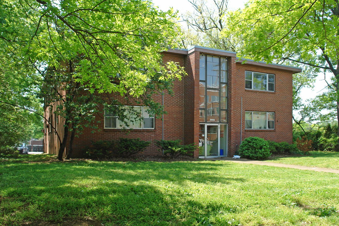 2005 Capers Ave in Nashville, TN - Foto de edificio