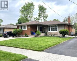 26 Kenneth Ave in Kitchener, ON - Building Photo