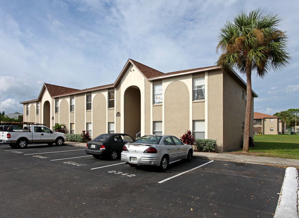 Summerset Apartments in Melbourne, FL - Foto de edificio