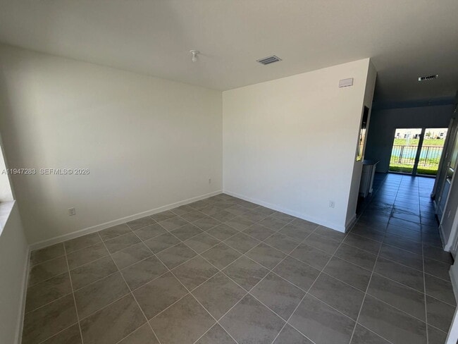 2732 SE 26th Ave in Homestead, FL - Building Photo - Building Photo