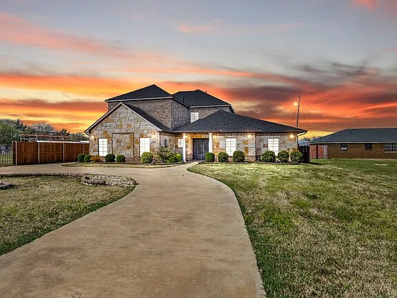 3003 Russell Rd in Arlington, TX - Building Photo