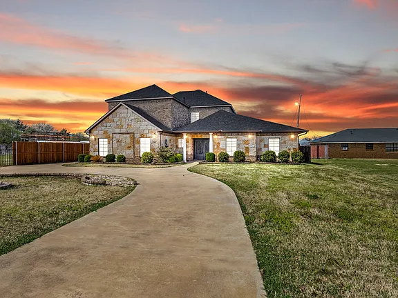 property at 3003 Russell Rd