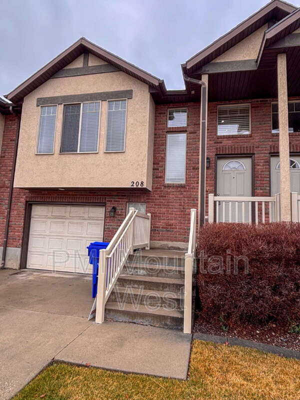 208 Lyman Ln in Bountiful, UT - Building Photo - Building Photo