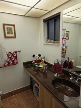 8035 SW 107th Ave in Miami, FL - Foto de edificio - Building Photo