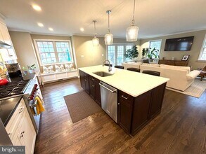 4318 Lynbrook Dr in Bethesda, MD - Building Photo - Building Photo