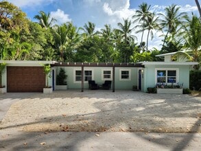 131 N Ocean Ln in Islamorada, FL - Building Photo - Building Photo
