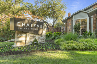 Chateau on The River in Fort Worth, TX - Foto de edificio - Building Photo