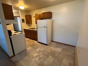 410 4th Ave NE in Watertown, SD - Building Photo - Building Photo