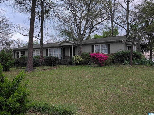3000 Dolly Ridge Dr in Vestavia Hills, AL - Building Photo - Building Photo