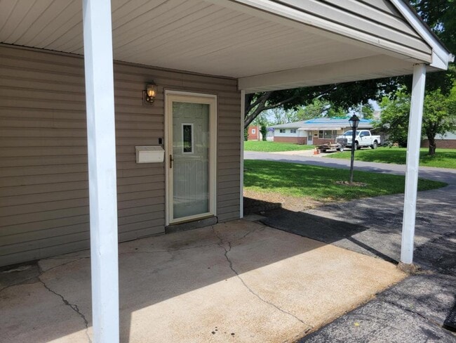 9546 Margo Ann Ln in St. Louis, MO - Building Photo - Building Photo
