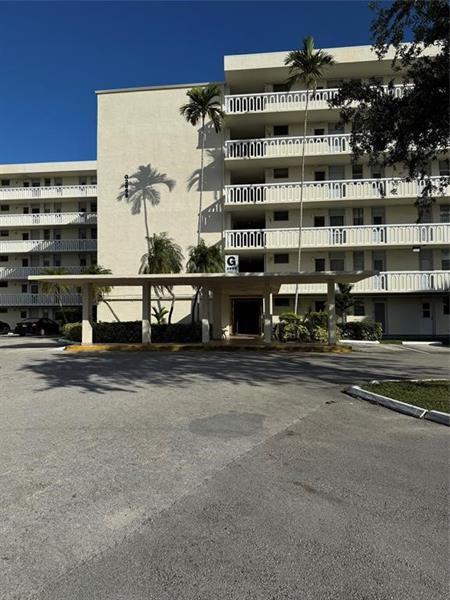 property at 2859 Leonard Dr