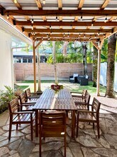 156 N Kalaheo Ave in Kailua, HI - Foto de edificio - Building Photo