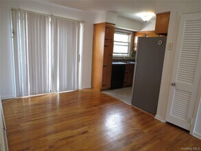 4 Oxford Ct in Suffern, NY - Building Photo - Building Photo
