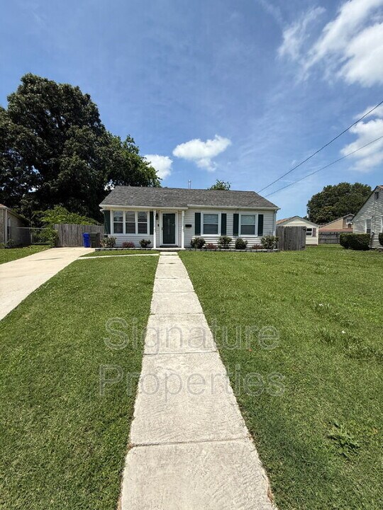 908 Spaulding Dr in Norfolk, VA - Foto de edificio