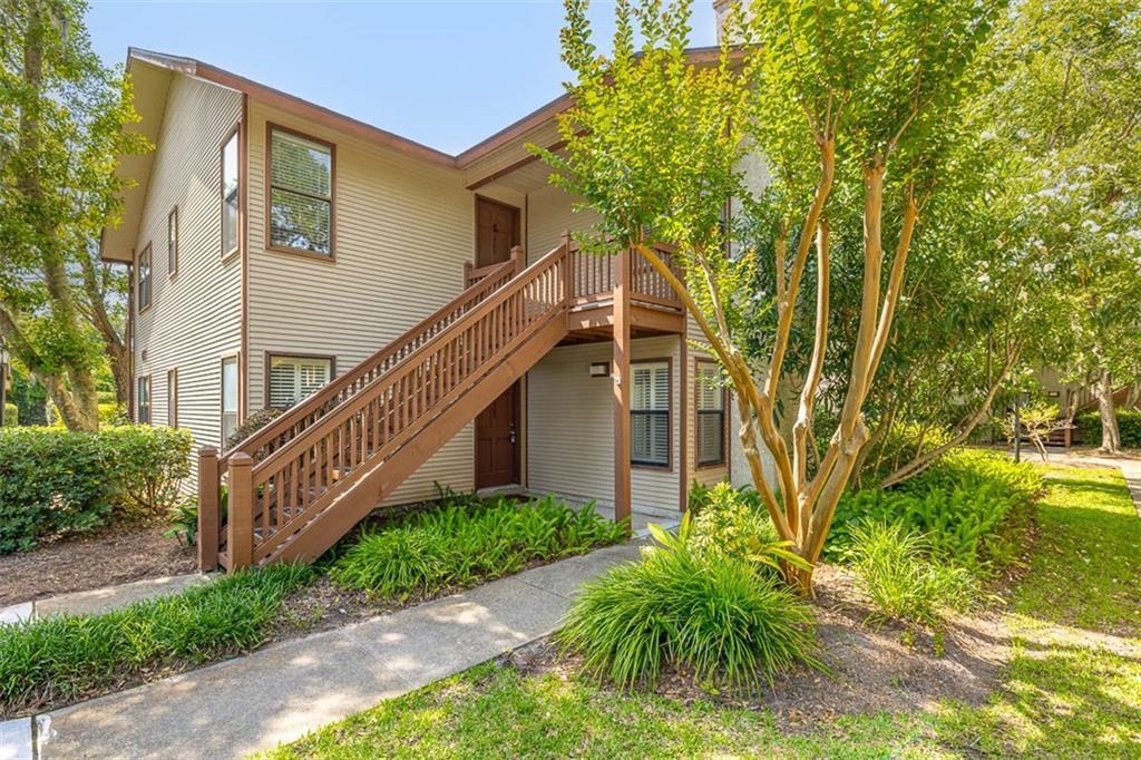 605 Harbour Oaks Dr in St. Simons Island, GA - Building Photo