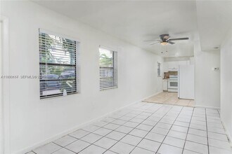 1123 NW 27th Ave in Fort Lauderdale, FL - Building Photo - Building Photo