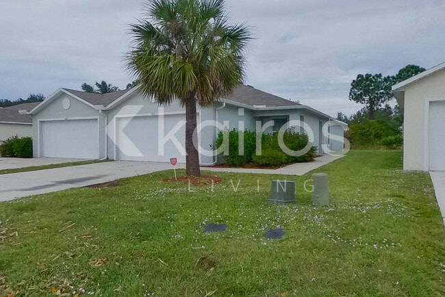 9131 Aegean Cir in Lehigh Acres, FL - Foto de edificio - Building Photo