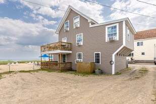 2 Traynor St in Old Orchard Beach, ME - Building Photo