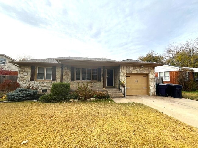 3832 NW 17th St in Oklahoma City, OK - Building Photo - Building Photo