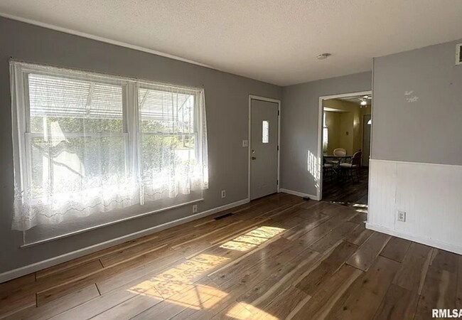 187 Silver St in Galesburg, IL - Building Photo - Building Photo