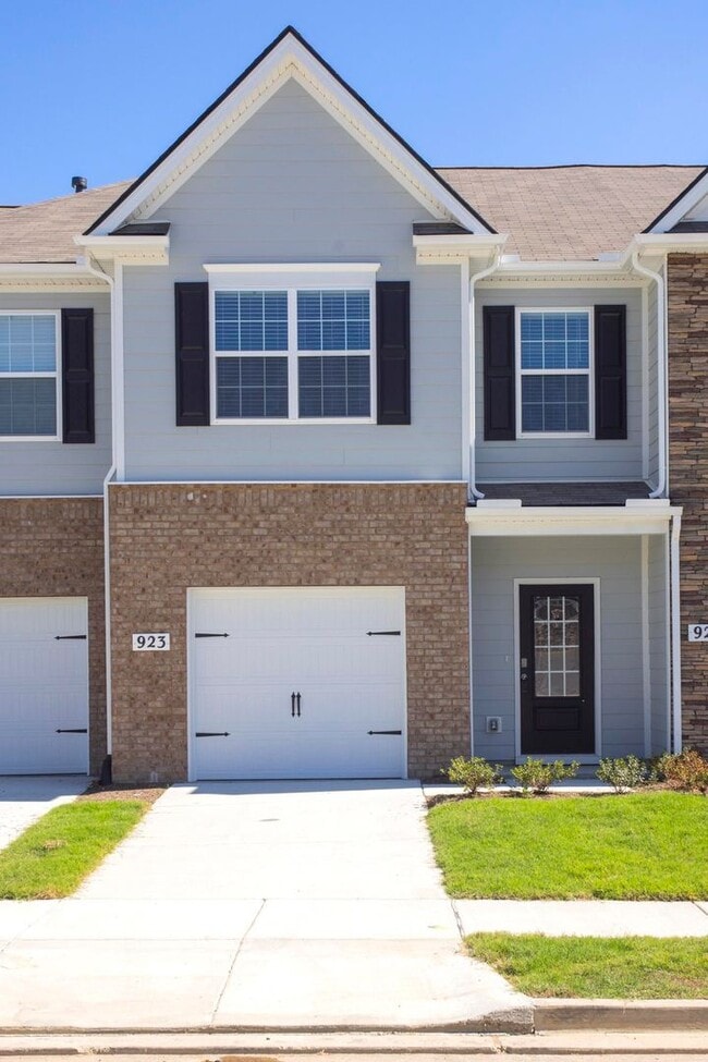 property at 923 Shorttail Ln