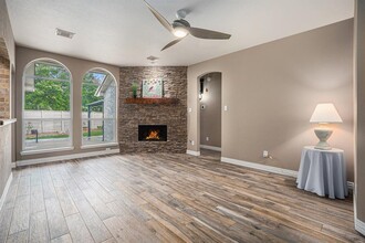 9338 Stoneridge Canyon Ln in Houston, TX - Building Photo - Building Photo