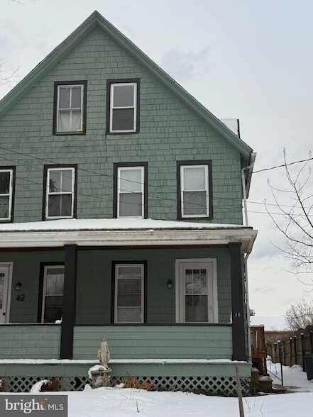 property at 44 8th St