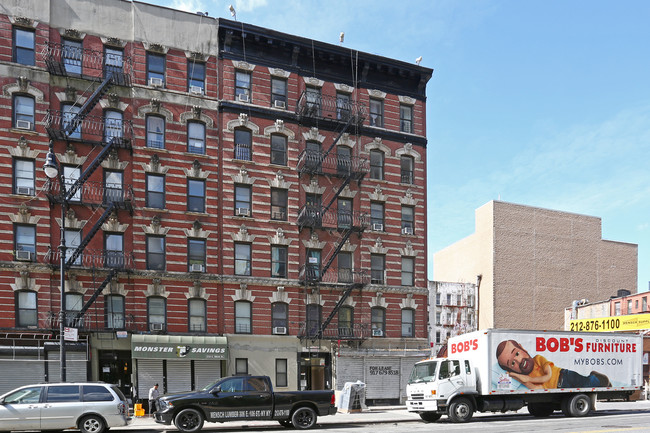 312 E 106th St in New York, NY - Foto de edificio - Building Photo