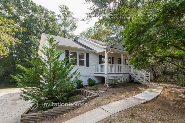 325 Hill Crest Cir in Woodstock, GA - Building Photo - Building Photo