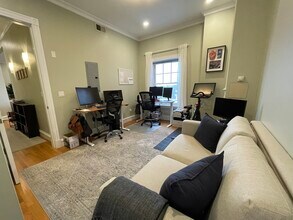 50 Magazine St, Unit 6 in Cambridge, MA - Foto de edificio - Building Photo