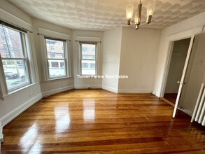 85 Beacon St, Unit 2 in Somerville, MA - Building Photo - Building Photo