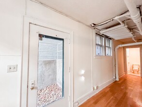 3611 Bryant Ave S in Minneapolis, MN - Building Photo - Interior Photo