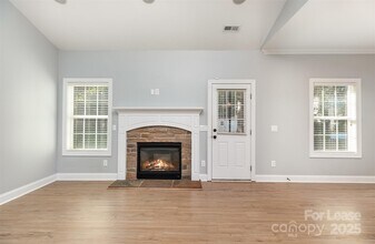 540 Greystone Rd in Charlotte, NC - Foto de edificio - Building Photo