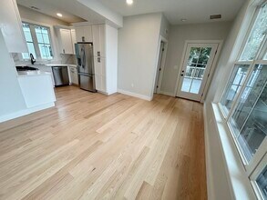 26 Mercer St, Unit 3 in Boston, MA - Building Photo - Building Photo