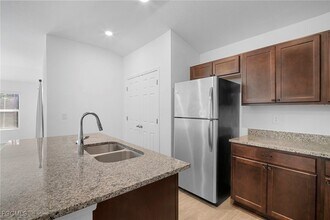 343 Reeves St in Lehigh Acres, FL - Building Photo - Building Photo