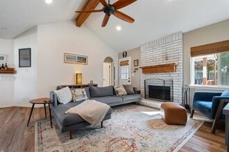16300 Bates Cove in Pflugerville, TX - Foto de edificio - Building Photo