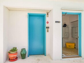 37 Yacht Club Dr in North Palm Beach, FL - Building Photo - Building Photo